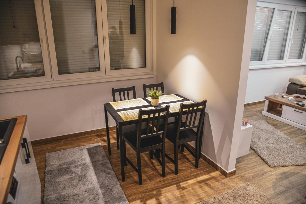 Ferienwohnung Apartman Centar Lux Smederevska Palanka Exterior foto