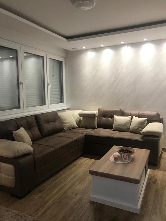 Ferienwohnung Apartman Centar Lux Smederevska Palanka Exterior foto